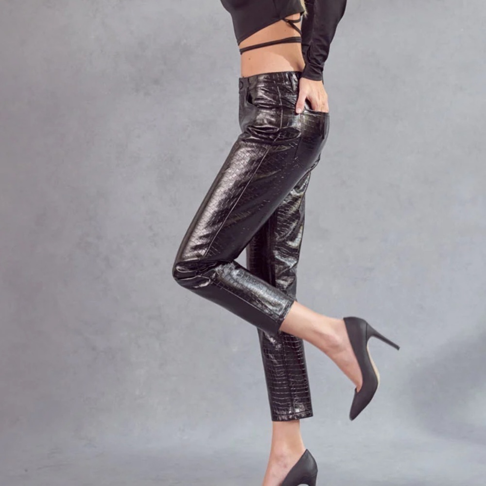 NWT KanCan Josephine Black Faux Croc Print Pants Mom High Waist Tapered 24 25 - Picture 2 of 10